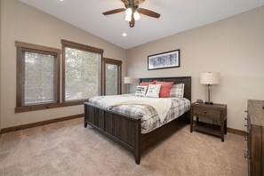 4 bedrooms, iron/ironing board, travel crib, free WiFi