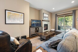 Smart-TV, peis, videospill og DVD-spiller