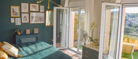 4 bedrooms, WiFi, bed sheets