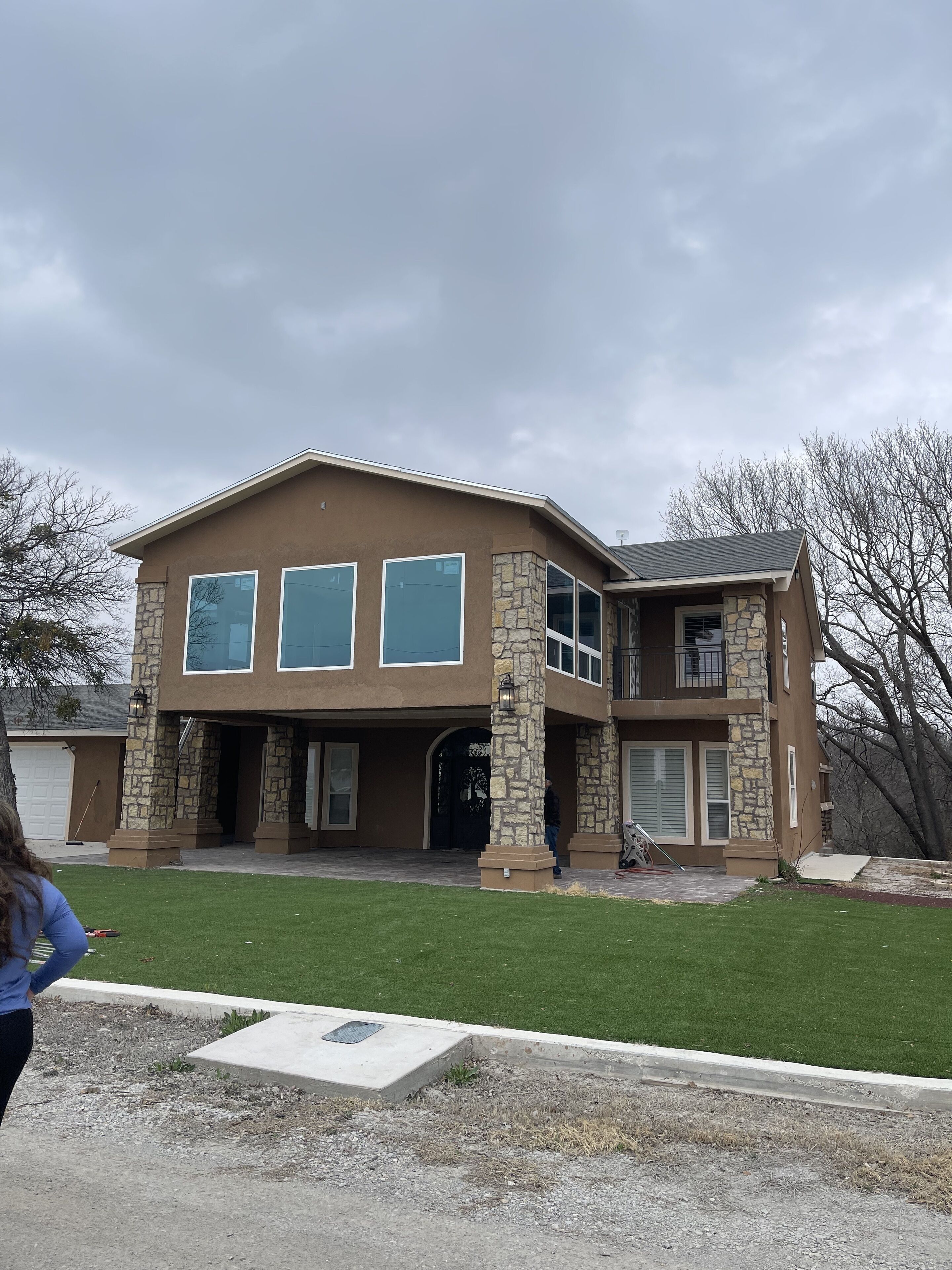 3 Story Lake house with views of lake front and back. Great for family gathering