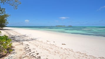Am Strand, LiegestĂŒhle, StrandtĂŒcher