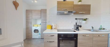 Fridge, microwave, oven, dishwasher