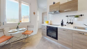 Réfrigérateur, micro-ondes, four, lave-vaisselle