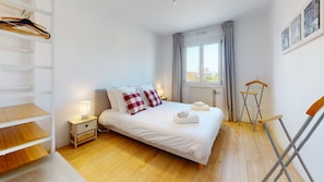 1 chambre, fer et planche Ă repasser, Wi-Fi gratuit, draps fournis