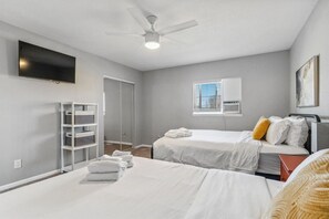 2 Schlafzimmer, Schreibtisch, Bügeleisen/Bügelbrett, kostenloses WLAN