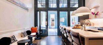 Bourbon City - Luxury Urban Retreat