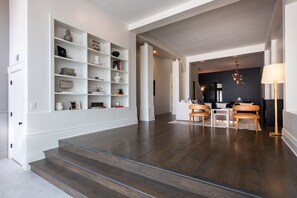 Interior - Luxurious and Cozy Urban Retreat at the Heart of the Bourbon Trail! (Louisville)