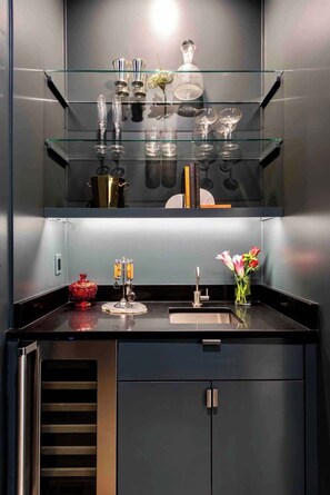 Interior - Bourbon City - Luxury Urban Retreat (Louisville)