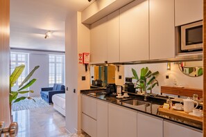 Fridge, microwave, coffee/tea maker, electric kettle