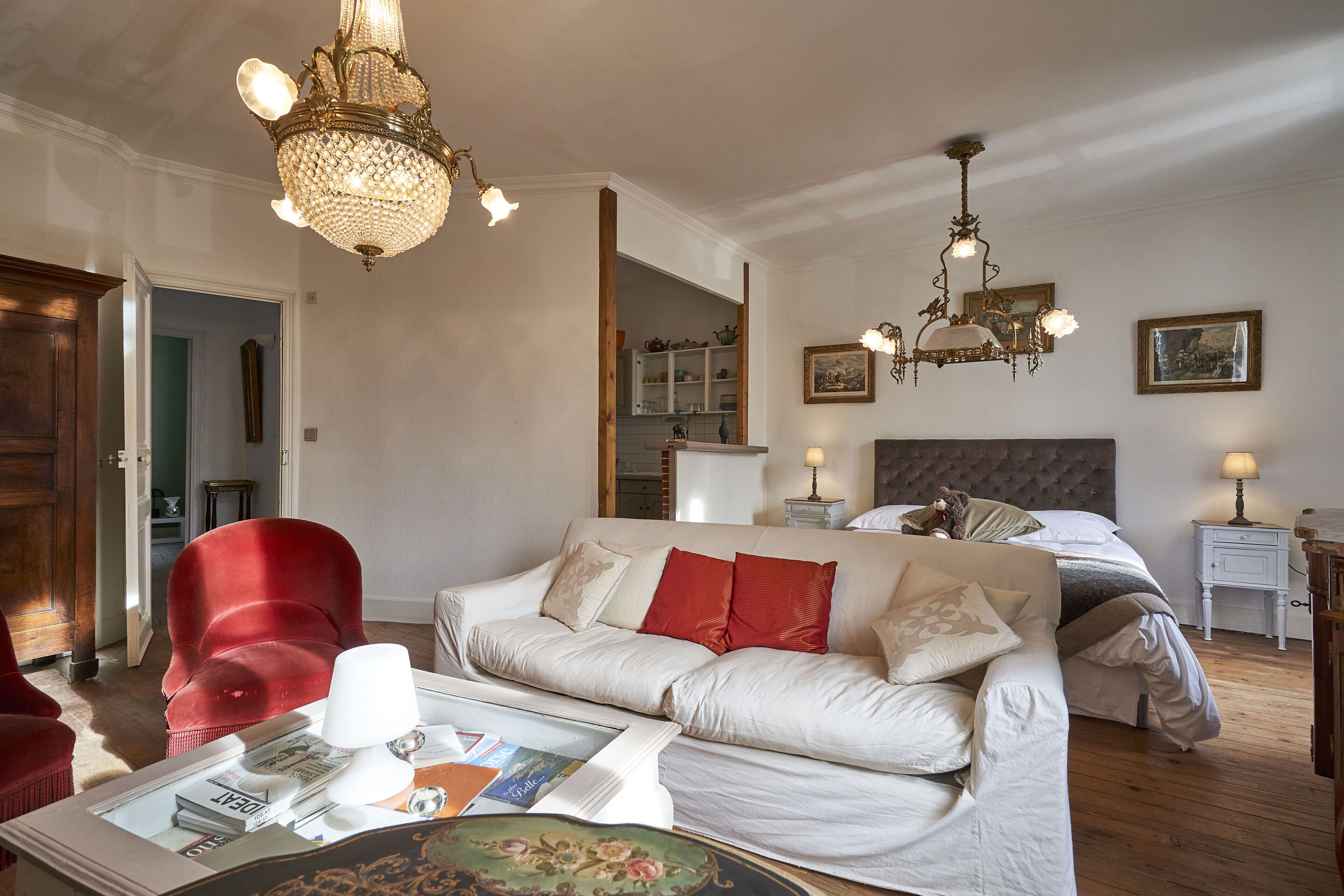 Au Cœur du Centre Ville Belle Maison Avec Piscine et Jardin