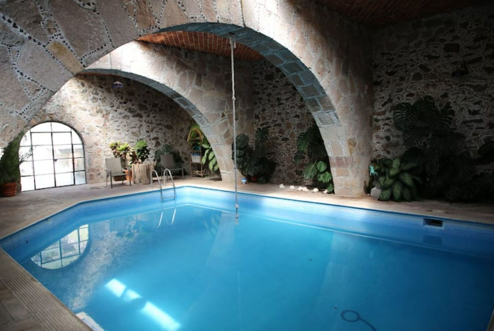 屋内プール、温水プール