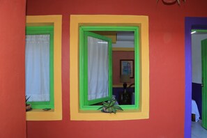 Tulipan - Private 3 | Decoración personalizada, tabla de planchar con plancha y wifi gratis