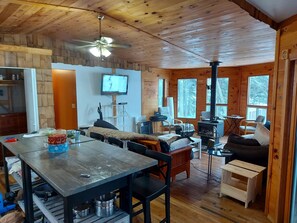 Living area - Partial lake view cabin at Balaton Beach with handicap access (Riverton)