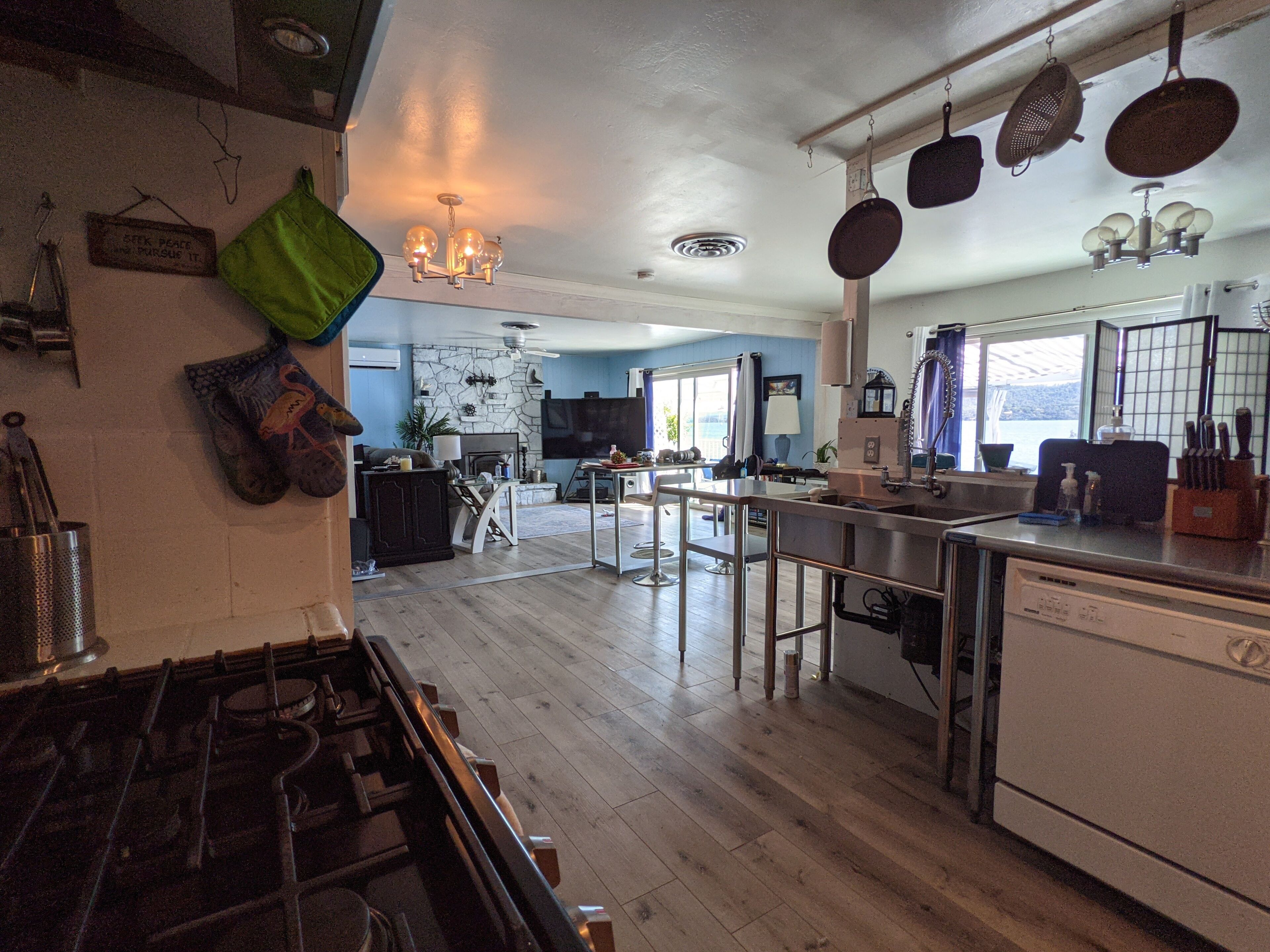 OTTER COVE
PRIVATE LAKEFRONT OASIS!!!