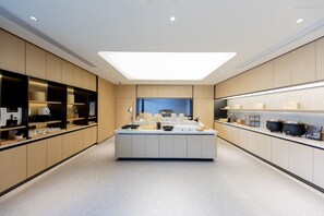 Unclassified image, 2 of 28, button - Ji Hotel (Hangzhou)