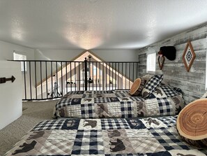 Room - The Tiny Boho Bear Cabin (Show Low)