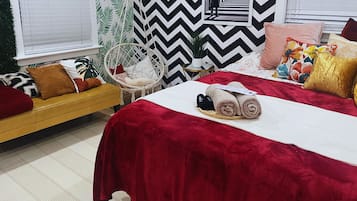 2 bedrooms, iron/ironing board, WiFi, bed sheets