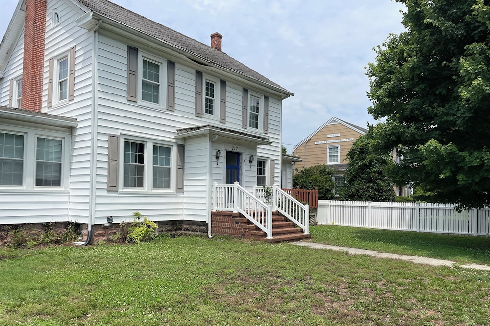 Old Sears Home in the heart of Downtown Kilmarnock