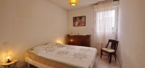 1 bedroom, iron/ironing board, free WiFi, bed sheets