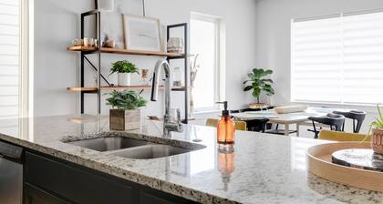 Elegant 3-Bedroom Home with Stunning Rooftop Deck & Dining Area