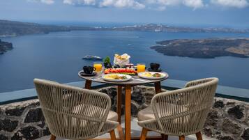 Free daily full breakfast