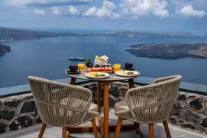 Petit déjeuner complet compris tous les jours