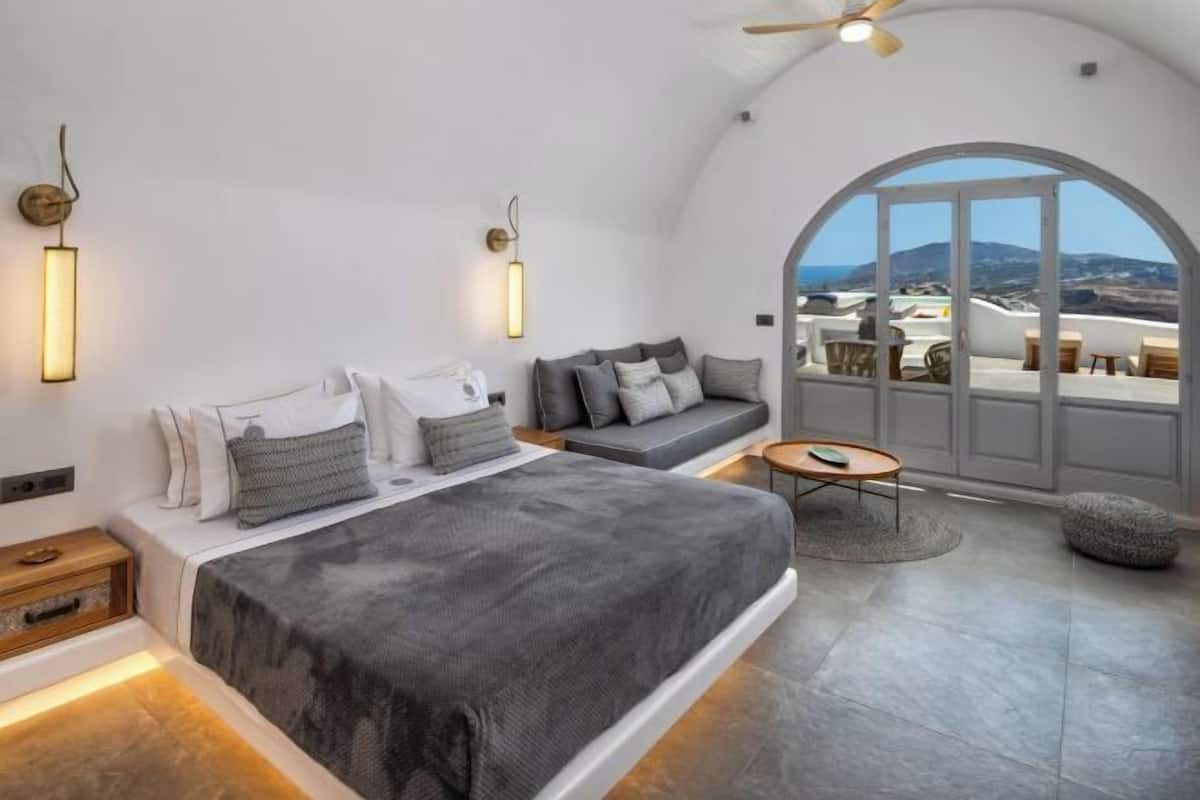 Egyptian cotton sheets, premium bedding, memory foam beds, minibar