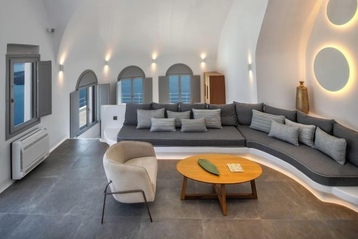 Living area | LCD TV, printers