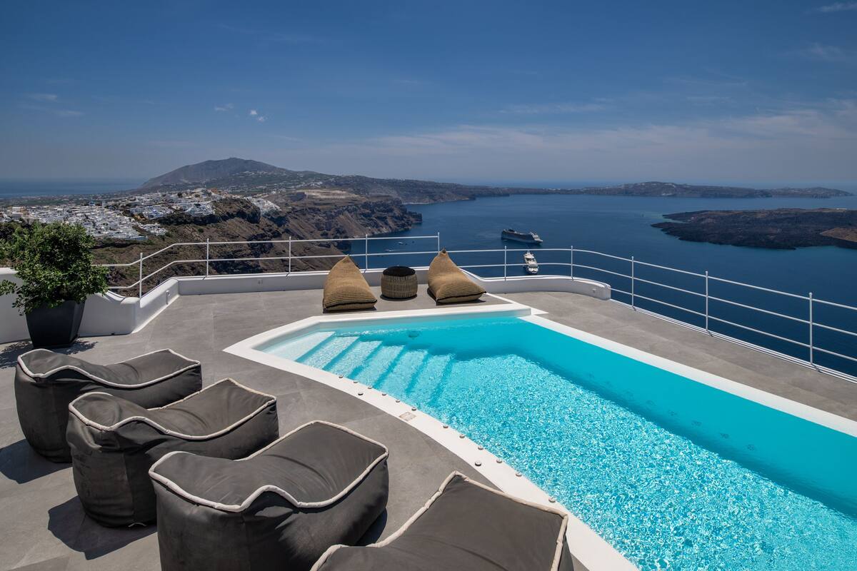 Grand Suite with private pool | 전용 수영장
