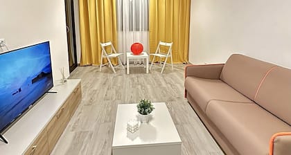 Sunset Apartment - Central Apt with Rooftop Garden