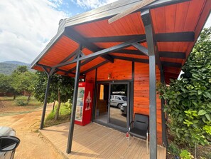 ฝ่ายต้อนรับ