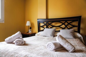 2 slaapkamers, een strijkplank/strijkijzer, gratis wifi, beddengoed