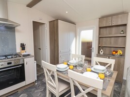 Fridge, dishwasher, cookware/dishes/utensils