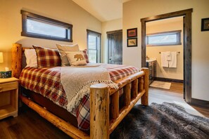 2 bedrooms, iron/ironing board, travel crib, free WiFi