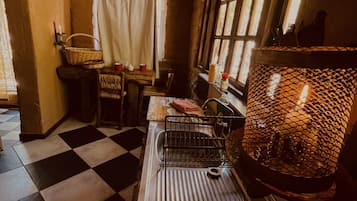 Cabane Romantique | Cuisine privée | Grand réfrigérateur, lave-vaisselle, cafetiÚre/bouilloire