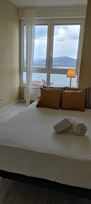 2 chambres, fer et planche à repasser, Wi-Fi gratuit, draps fournis