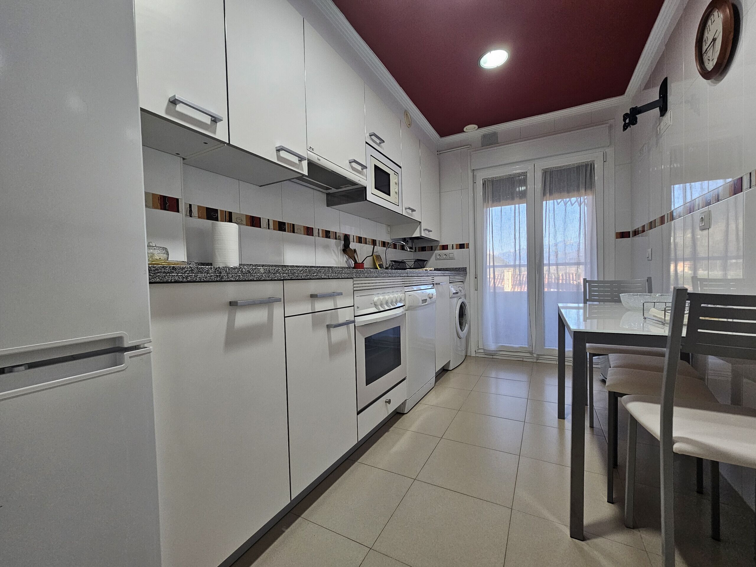 Fridge, microwave, oven, coffee/tea maker
