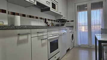 Fridge, microwave, oven, coffee/tea maker
