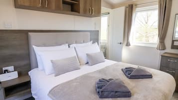 2 bedrooms, individually decorated, individually furnished, free WiFi