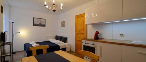 1 quarto, Wi-Fi de cortesia, roupa de cama