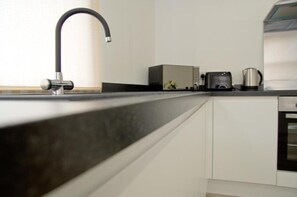 Leilighet | Eget kjøkken | Kjøleskap, mikrobølgeovn, ovn og kokeplater