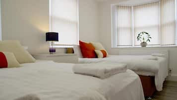 Apartment | 2 bedrooms, iron/ironing board, free WiFi, bed sheets