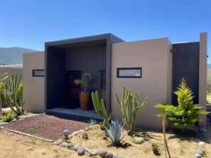 Deluxe Cabin | Minibar, iron/ironing board, free WiFi, bed sheets