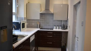 House | Private kitchen | Fridge, microwave, oven, stovetop