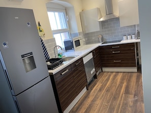 House | Private kitchen | Fridge, microwave, oven, stovetop