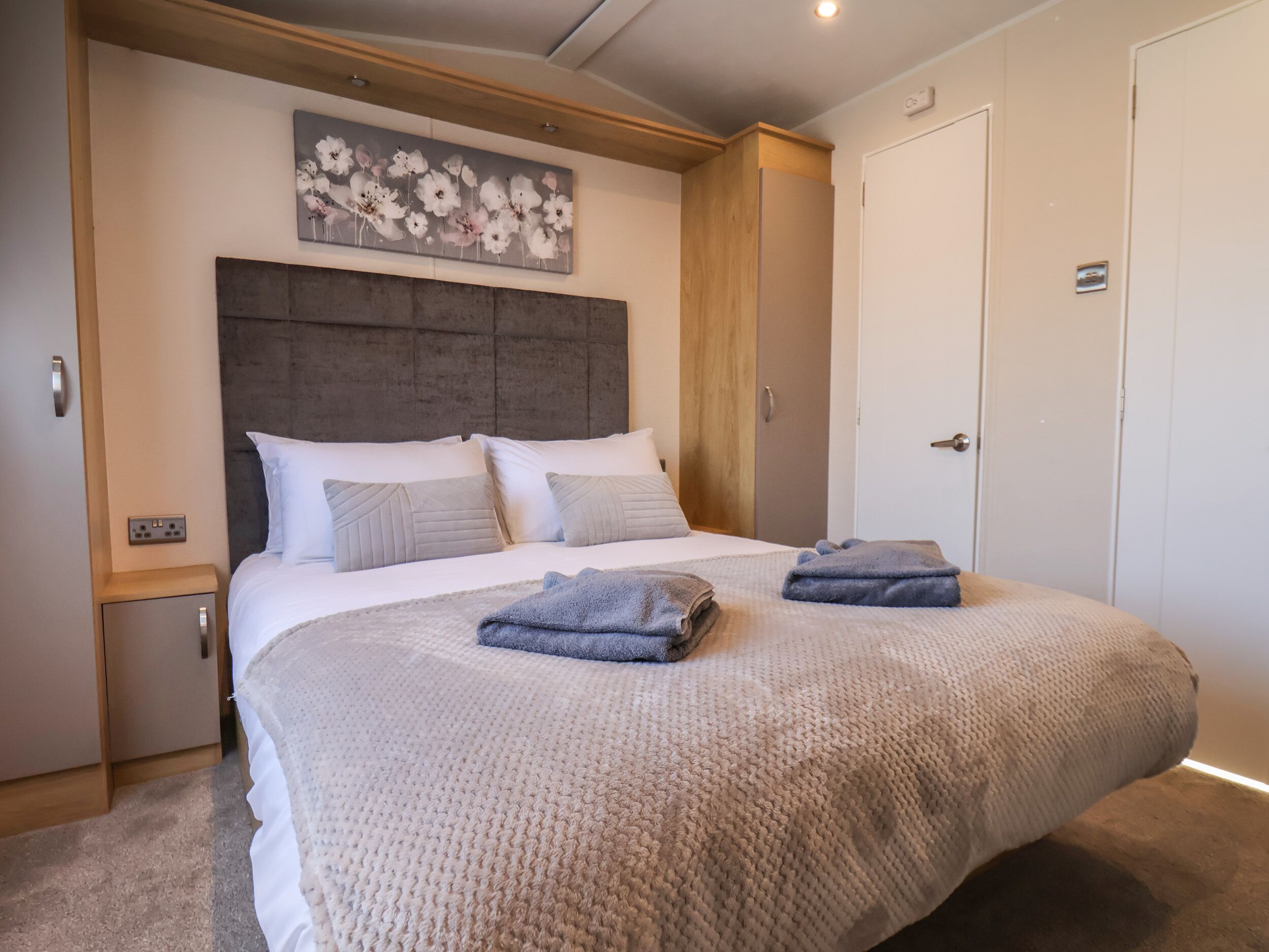 2 bedrooms, individually decorated, individually furnished, free WiFi