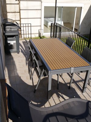 Outdoor dining - House in the heart of the Alpilles (Mouriès)