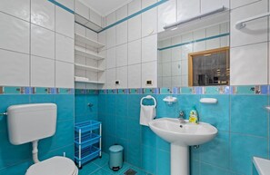 浴缸、風筒、提供毛巾、番梘