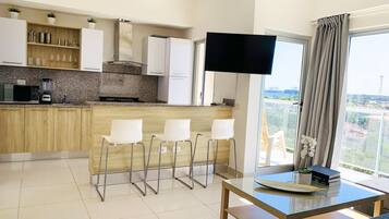 Classic Room, 2 Bedrooms, Partial Ocean View | Living area