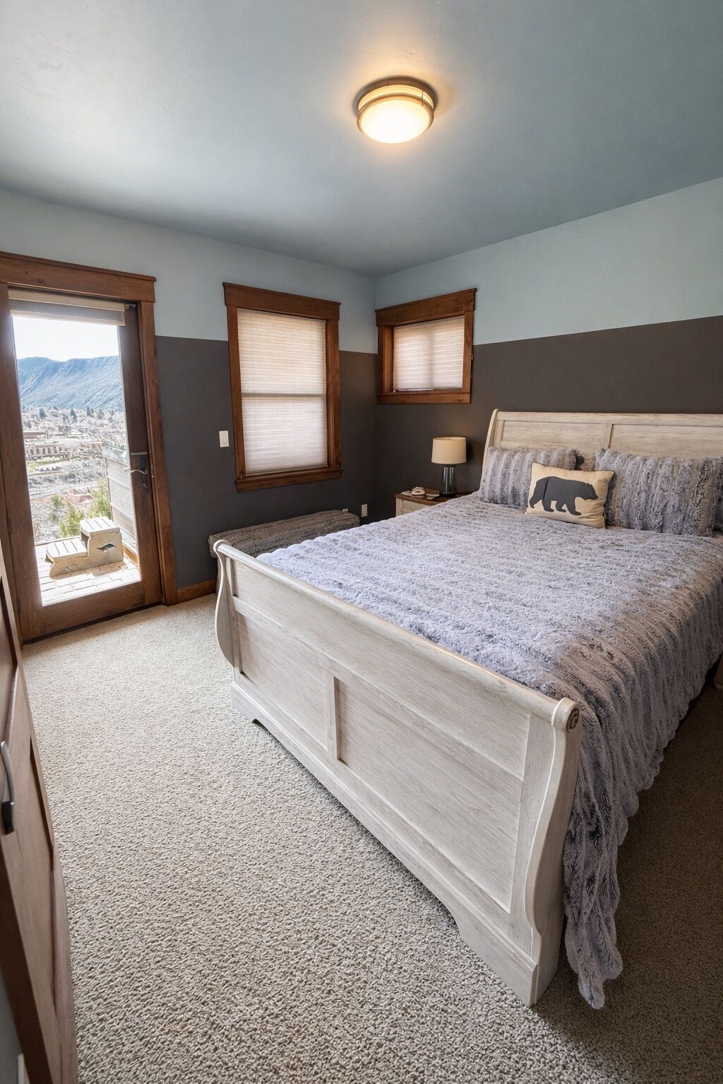 3 Schlafzimmer, Schreibtisch, Bügeleisen/Bügelbrett, Reisekinderbett